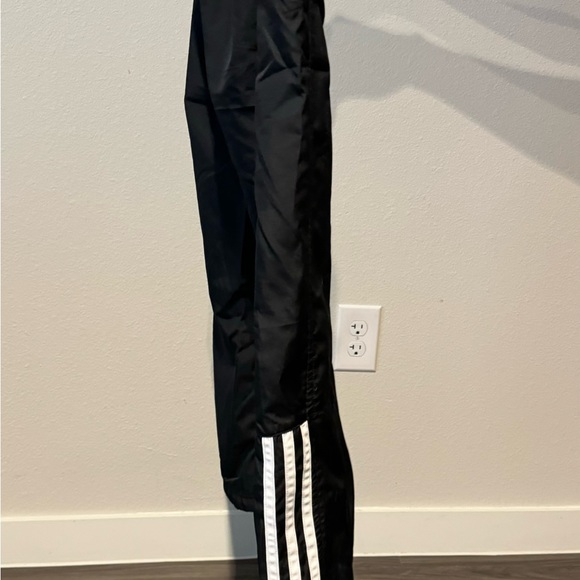 Adidas wind pants - Picture 2 of 5
